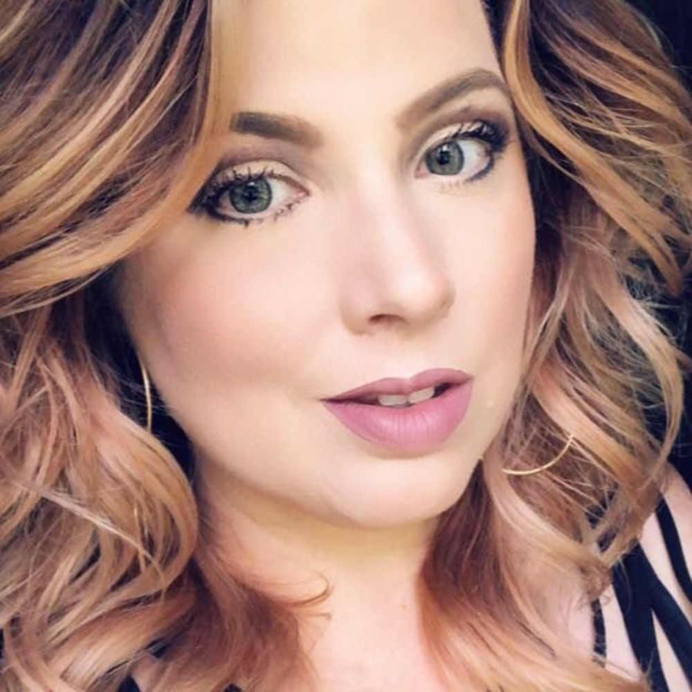 Meet your Posher, Carolina